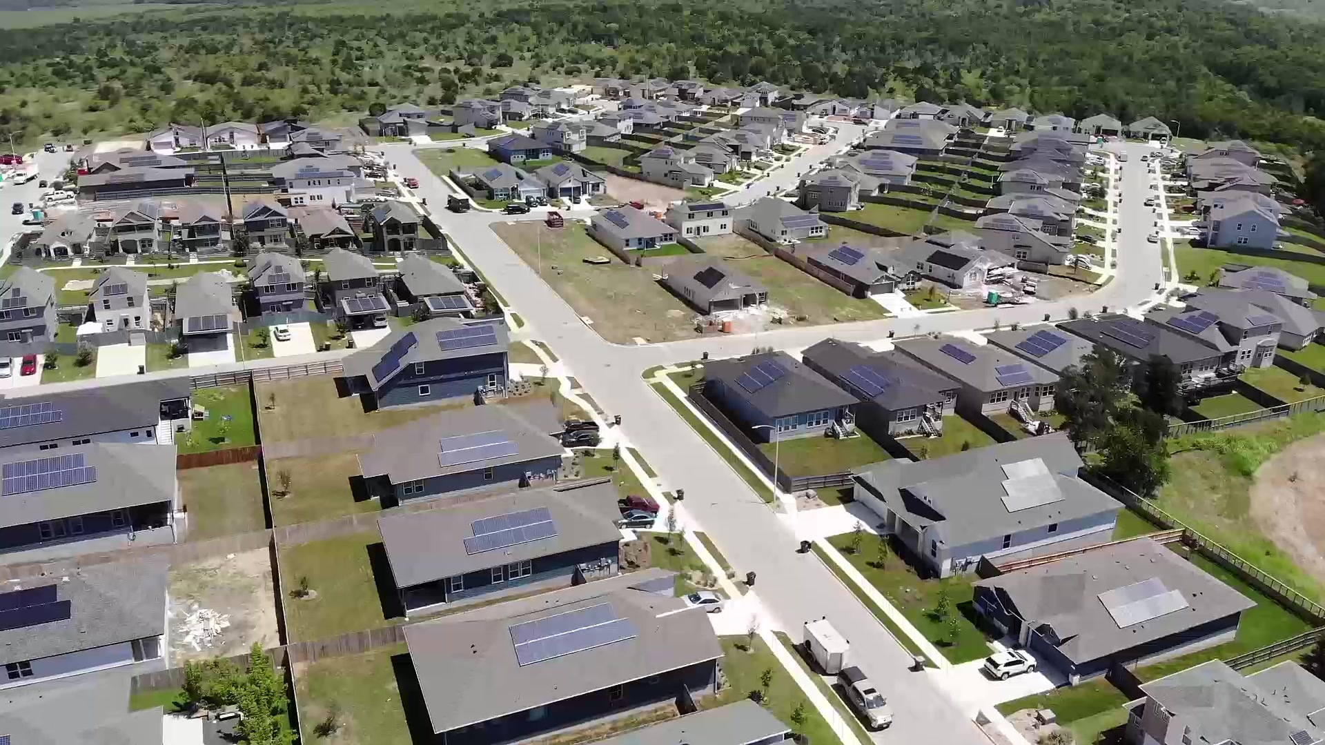 Whisper Valley community with rooftop solar across its homes